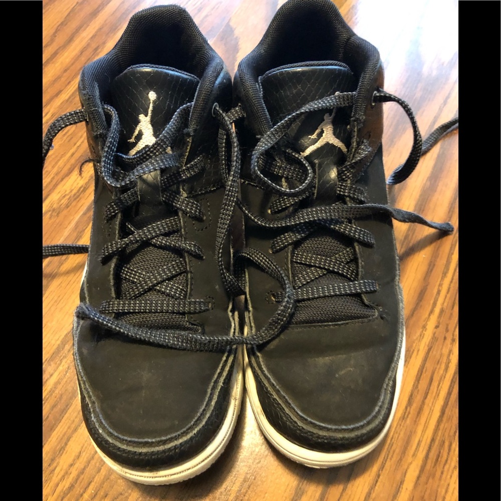 Size 2 Jordan Flights Nike black/white